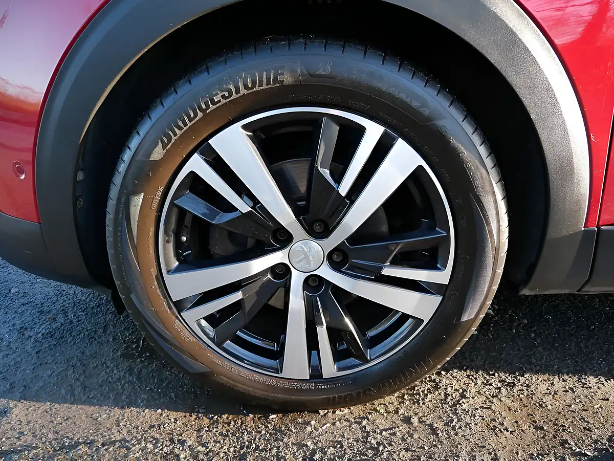 Used 2018 Peugeot 3008 Allure Ultimate Red - Interior and Exterior details 10