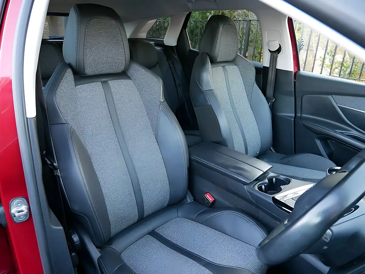 Used 2018 Peugeot 3008 Allure Ultimate Red - Interior and Exterior details 12