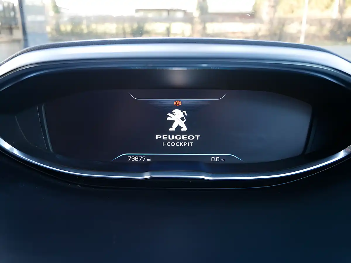 Used 2018 Peugeot 3008 Allure Ultimate Red - Interior and Exterior details 19