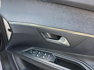 Used 2018 Peugeot 3008 Allure White - Interior and Exterior details 13