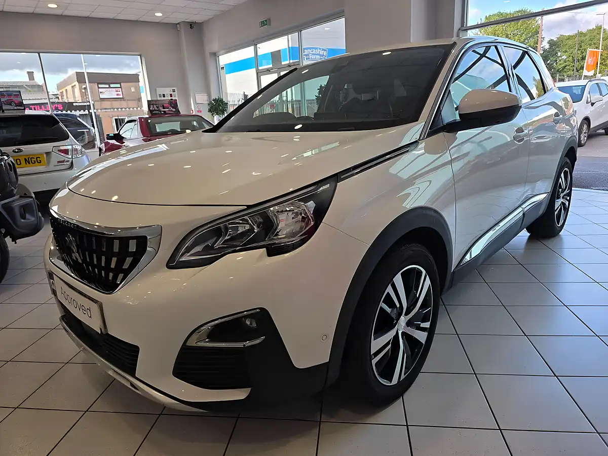 Used 2018 Peugeot 3008 Allure White - Interior and Exterior details 3