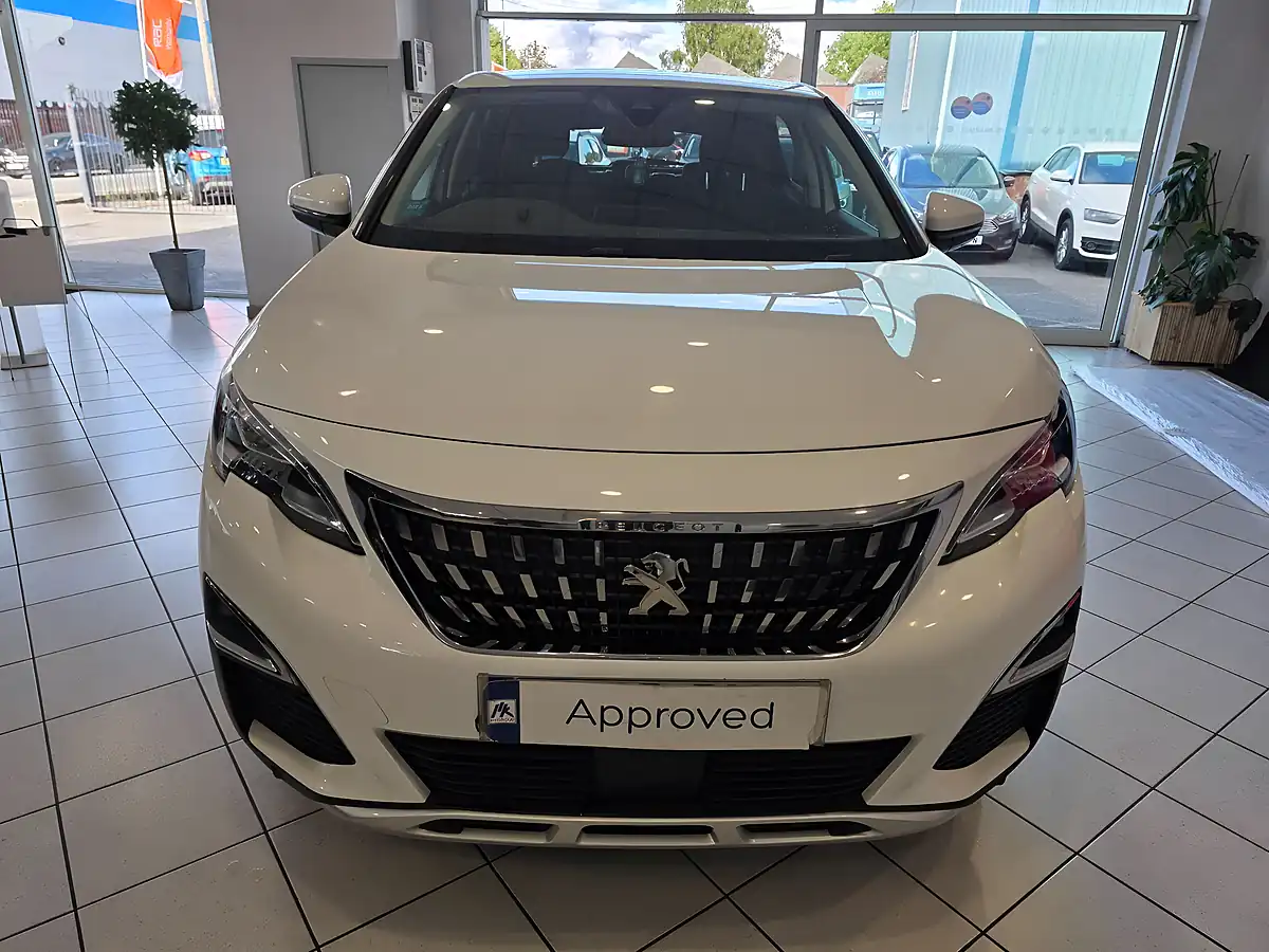 Used 2018 Peugeot 3008 Allure White - Interior and Exterior details 5