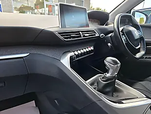 Used 2018 Peugeot 3008 Allure White - Interior and Exterior details 8