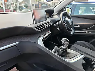 Used 2018 Peugeot 3008 Allure White - Interior and Exterior details 9