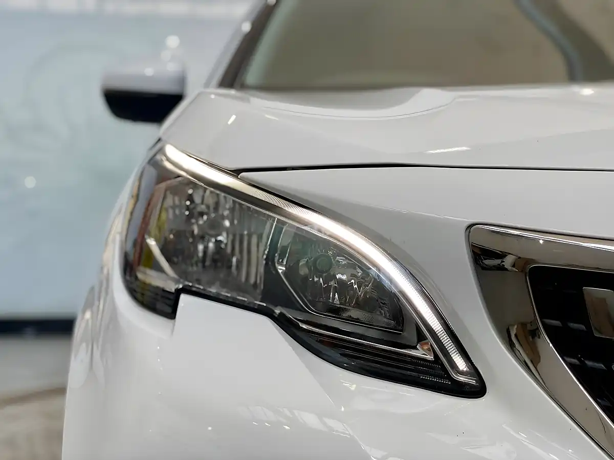 Used 2018 Peugeot 3008 Allure White - Interior and Exterior details 13