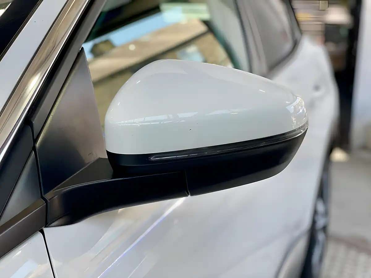 Used 2018 Peugeot 3008 Allure White - Interior and Exterior details 14
