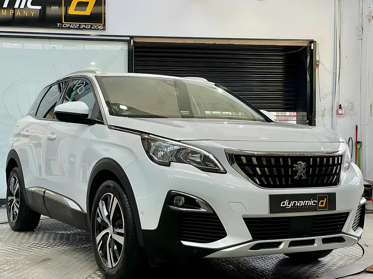 Used 2018 Peugeot 3008 Allure White - Interior and Exterior details 2