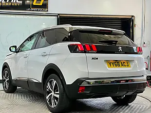 Used 2018 Peugeot 3008 Allure White - Interior and Exterior details 5