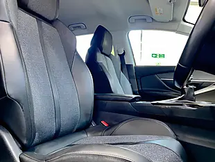 Used 2018 Peugeot 3008 Allure White - Interior and Exterior details 7