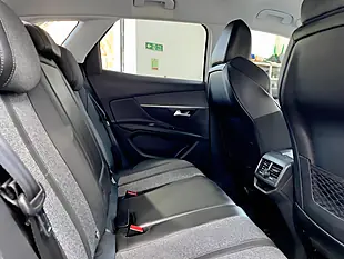 Used 2018 Peugeot 3008 Allure White - Interior and Exterior details 8