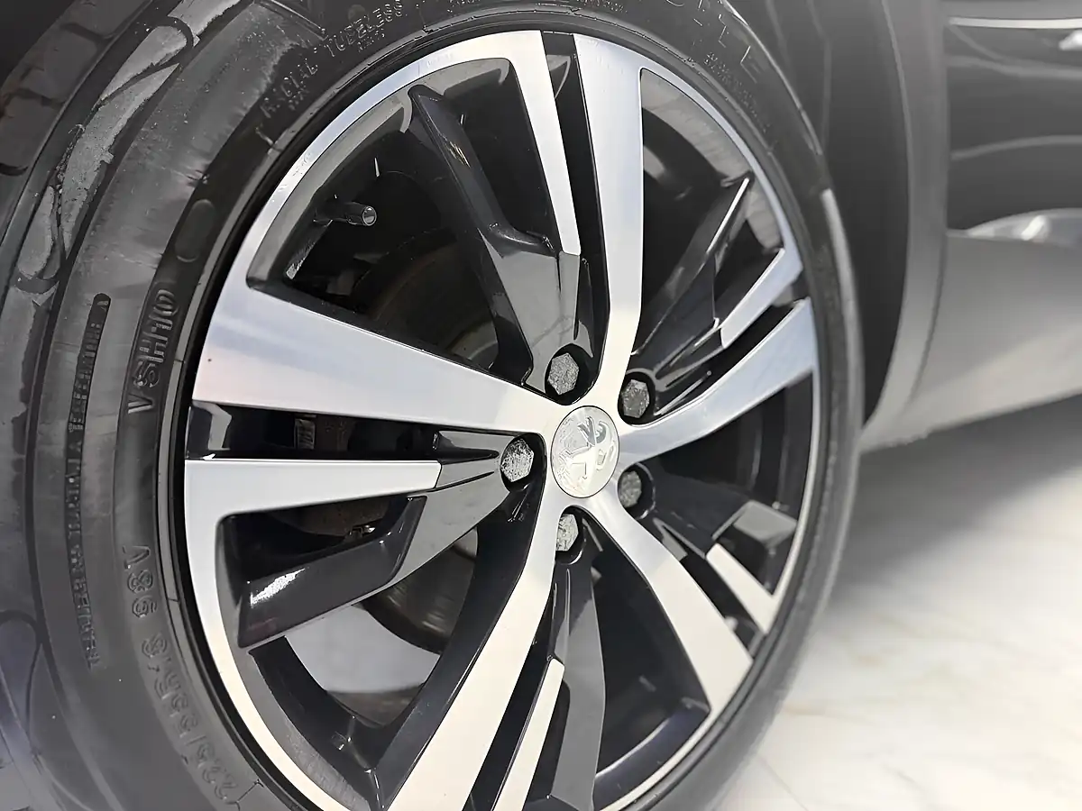 Used 2018 Peugeot 3008 GT Line Black - Interior and Exterior details 9