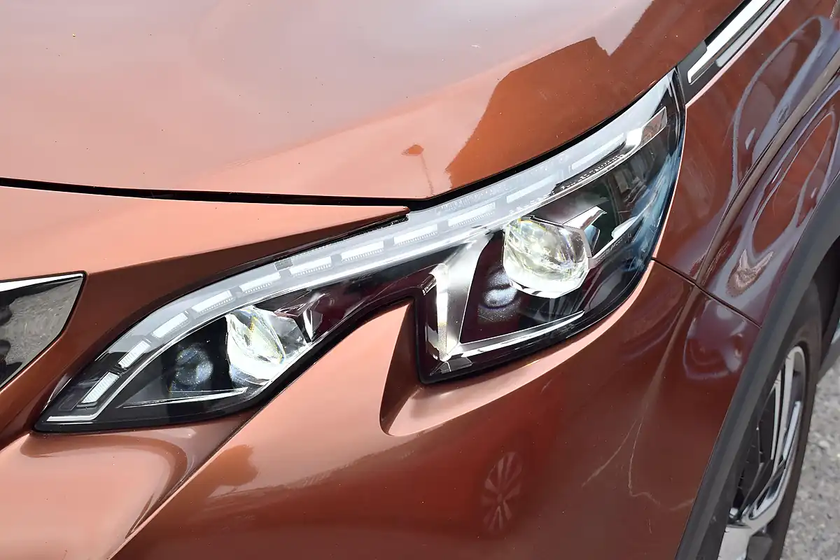 Used 2018 Peugeot 3008 GT Line Bronze - Interior and Exterior details 11