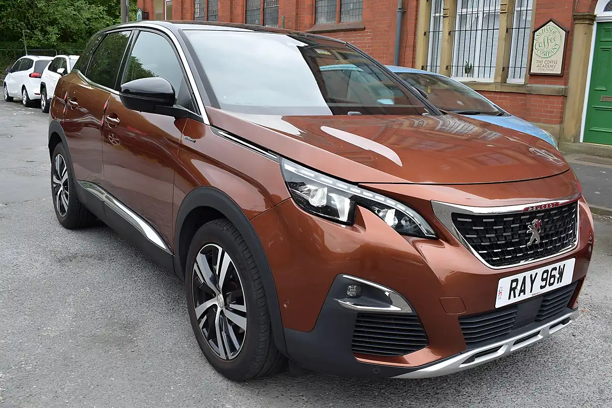Used 2018 Peugeot 3008 GT Line Bronze - Interior and Exterior details 15