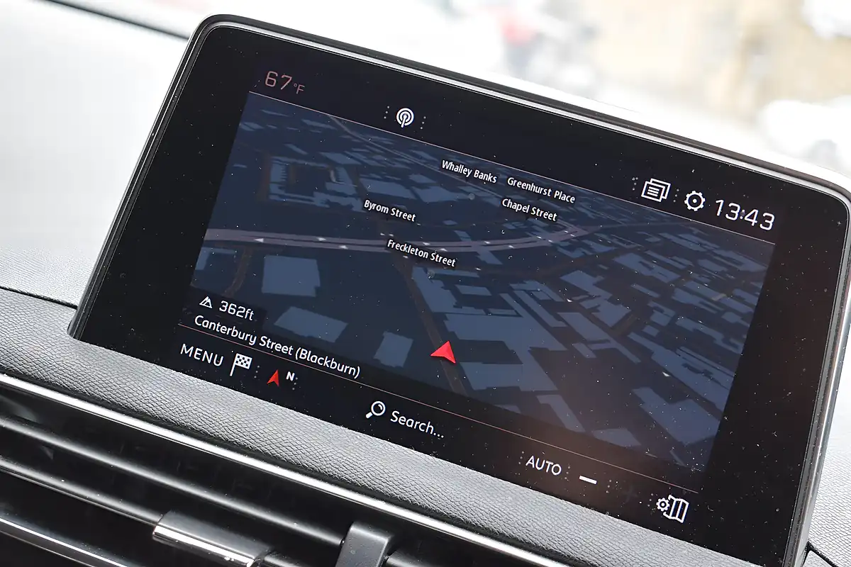 Used 2018 Peugeot 3008 GT Line Bronze - Interior and Exterior details 4