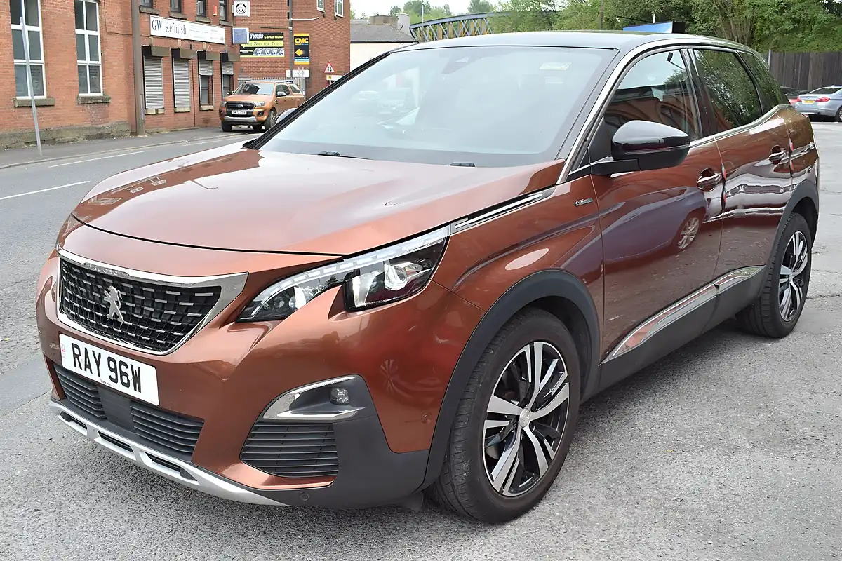 Used 2018 Peugeot 3008 GT Line Bronze - Interior and Exterior details 6