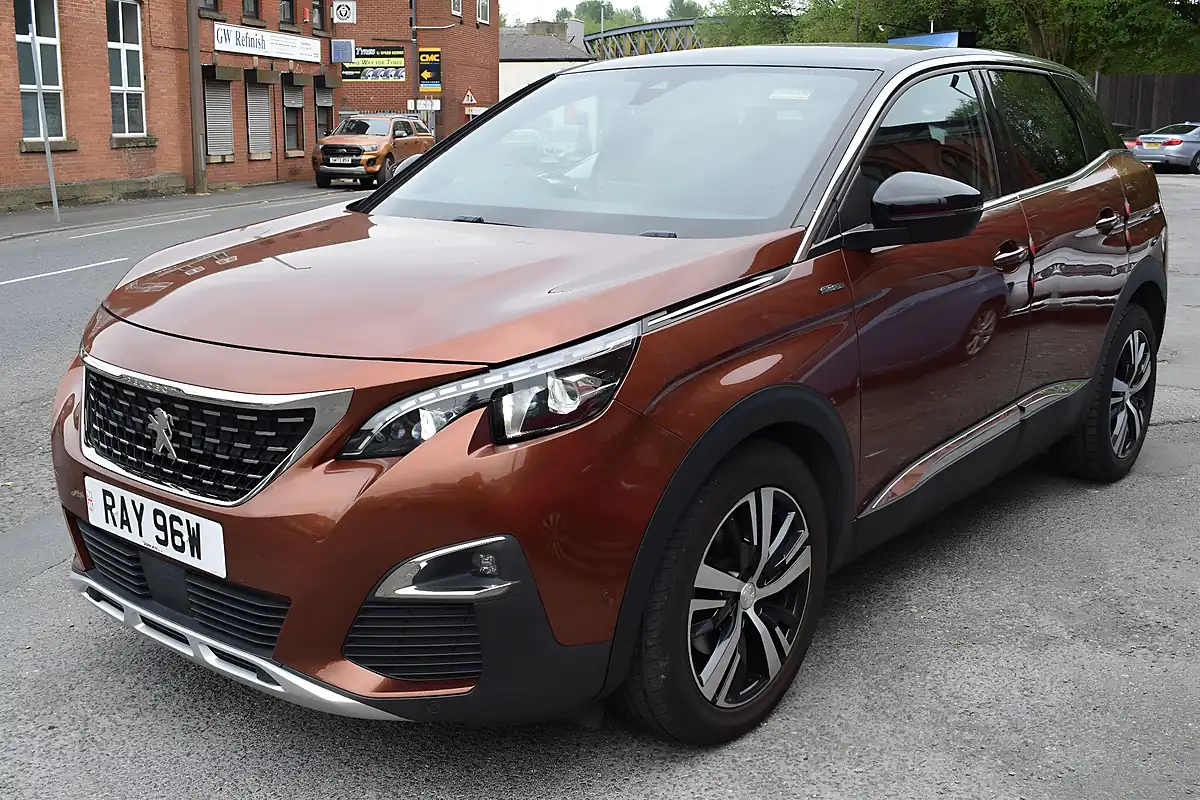 Used 2018 Peugeot 3008 GT Line Bronze - Interior and Exterior details 8