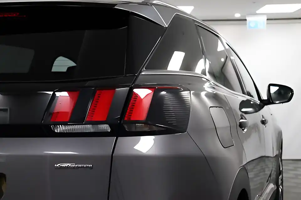 Used 2018 Peugeot 3008 GT Line Grey - Interior and Exterior details 12