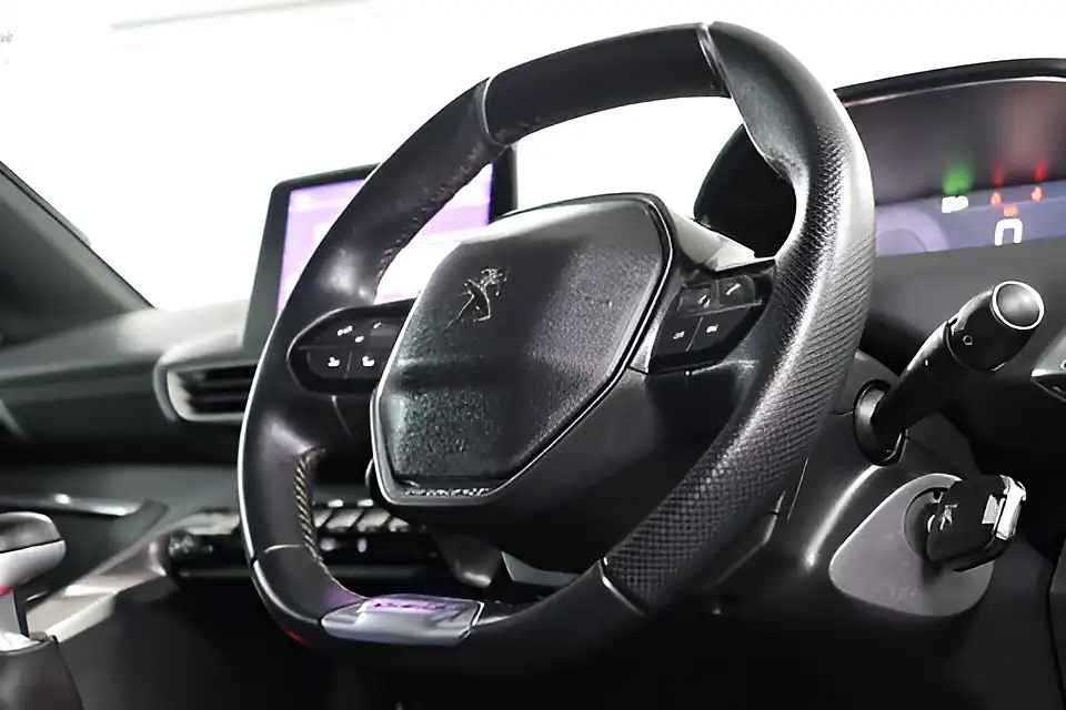 Used 2018 Peugeot 3008 GT Line Grey - Interior and Exterior details 9