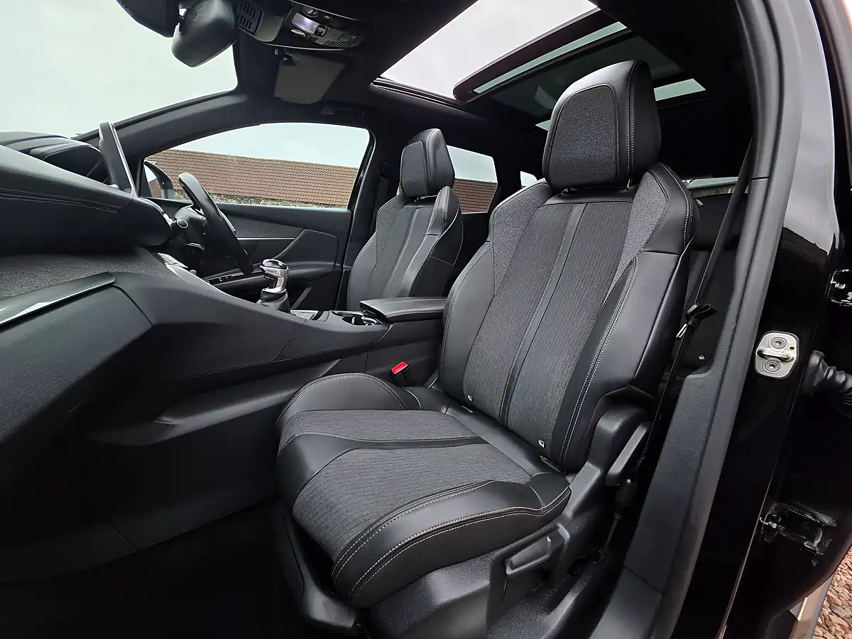 Used 2018 Peugeot 3008 GT Line Nera Black Metallic - Interior and Exterior details 9