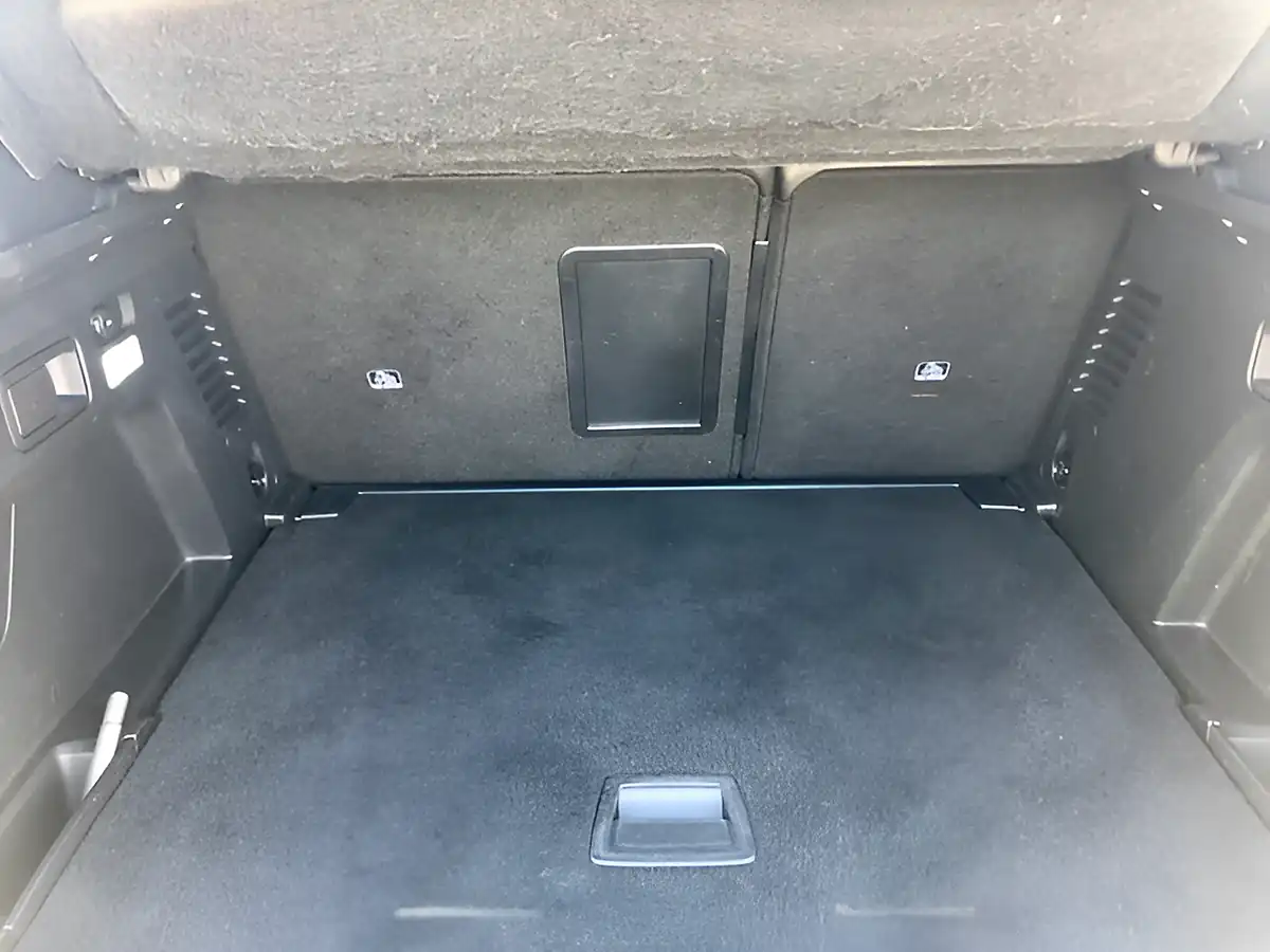 Used 2018 Peugeot 3008 GT Line Premium Black - Interior and Exterior details 15