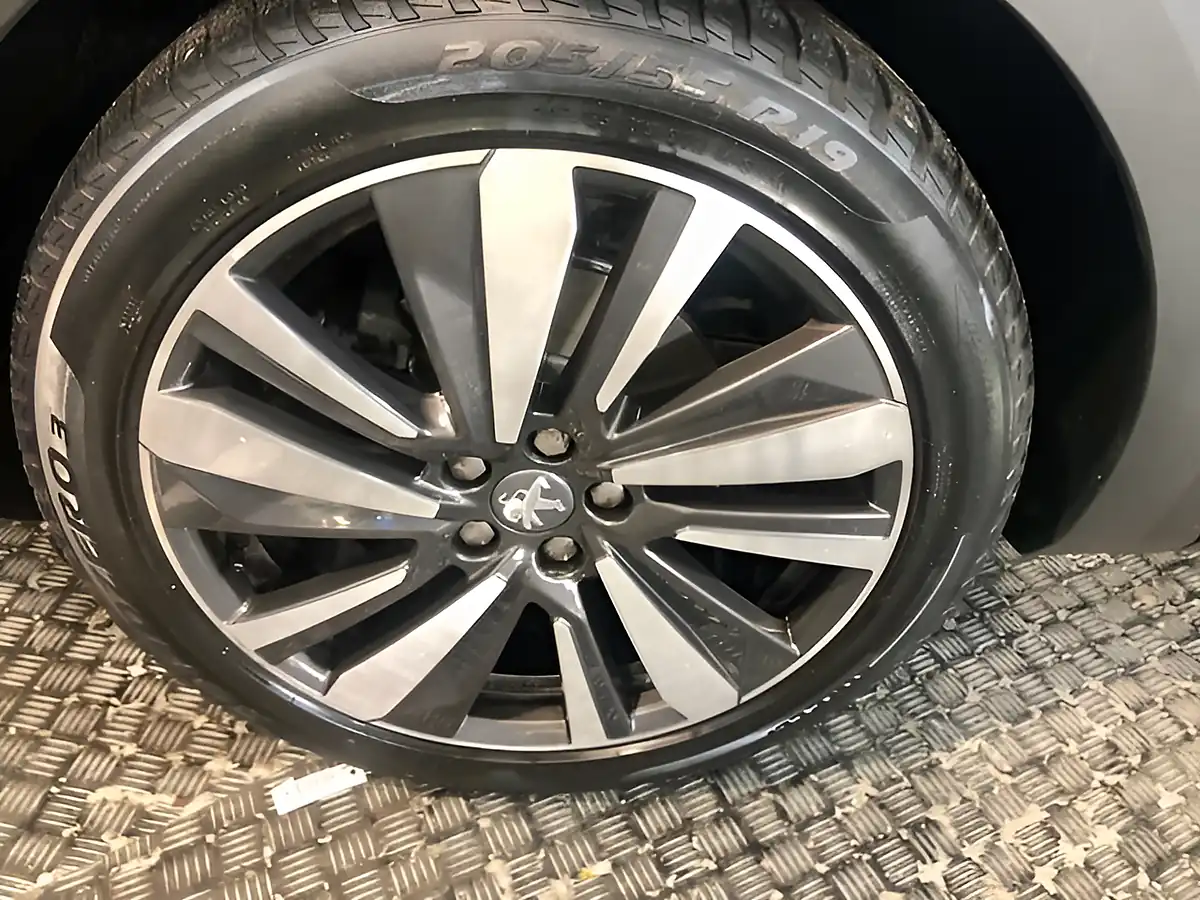 Used 2018 Peugeot 3008 GT Line Premium Black - Interior and Exterior details 18