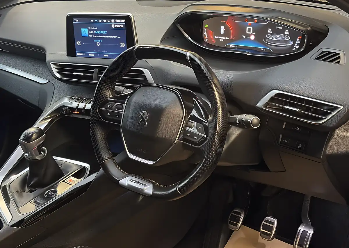 Used 2018 Peugeot 3008 GT Line Premium Bronze - Interior and Exterior details 13