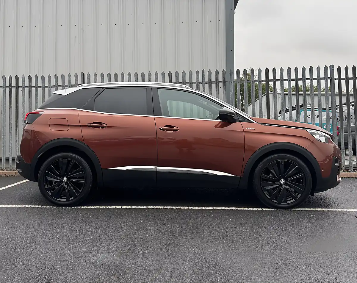 Used 2018 Peugeot 3008 GT Line Premium Bronze - Interior and Exterior details 7