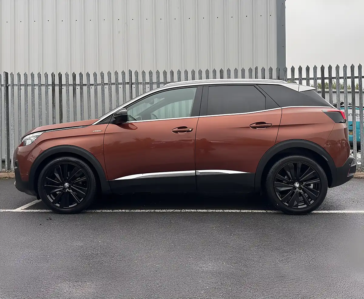 Used 2018 Peugeot 3008 GT Line Premium Bronze - Interior and Exterior details 8