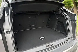 Used 2018 Peugeot 3008 GT Line Premium Grey - Interior and Exterior details 13