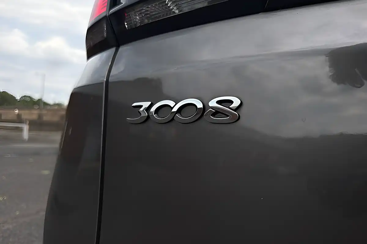 Used 2018 Peugeot 3008 GT Line Premium Grey - Interior and Exterior details 19
