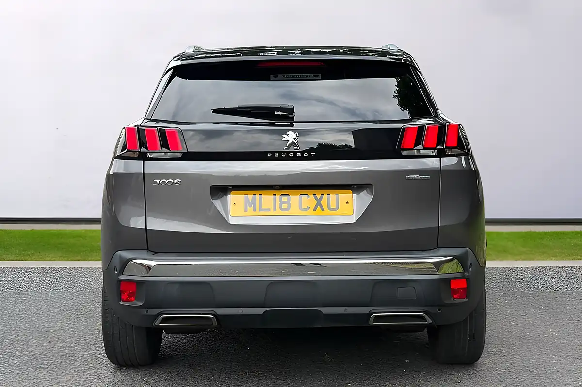Used 2018 Peugeot 3008 GT Line Premium Grey - Interior and Exterior details 6
