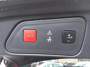 Used 2018 Peugeot 3008 GT Line Premium Red - Interior and Exterior details 12