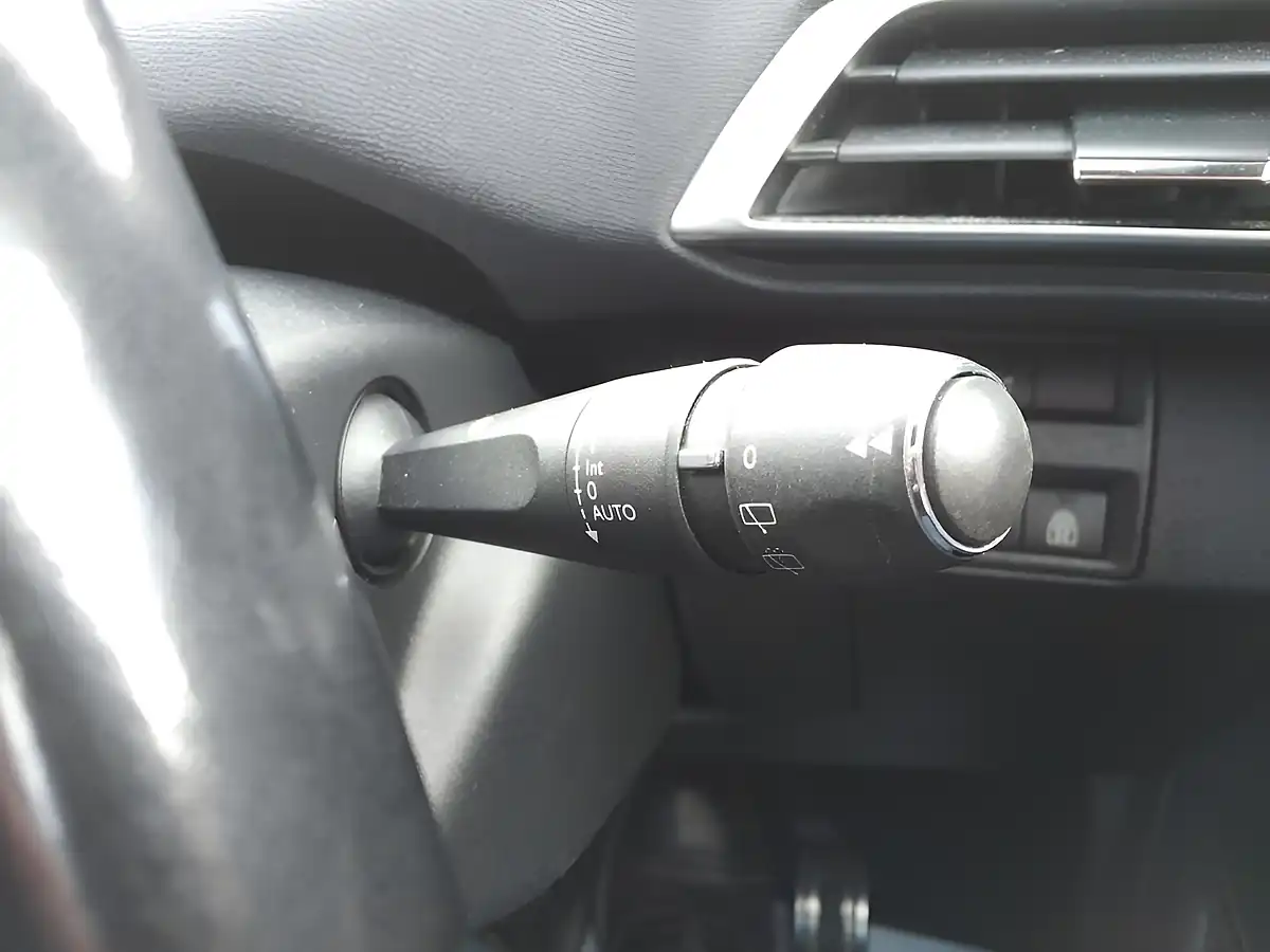 Used 2018 Peugeot 3008 GT Line Premium Red - Interior and Exterior details 19