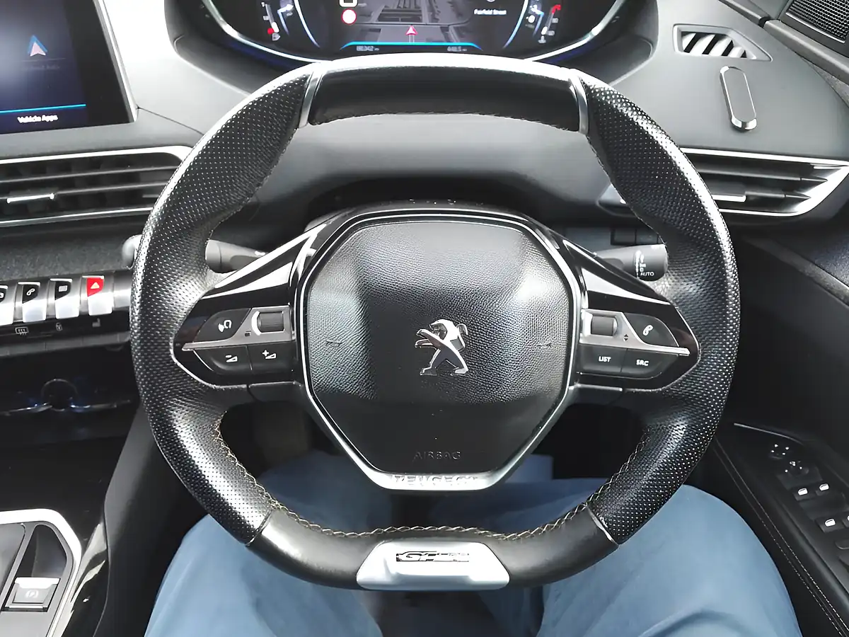 Used 2018 Peugeot 3008 GT Line Premium Red - Interior and Exterior details 20