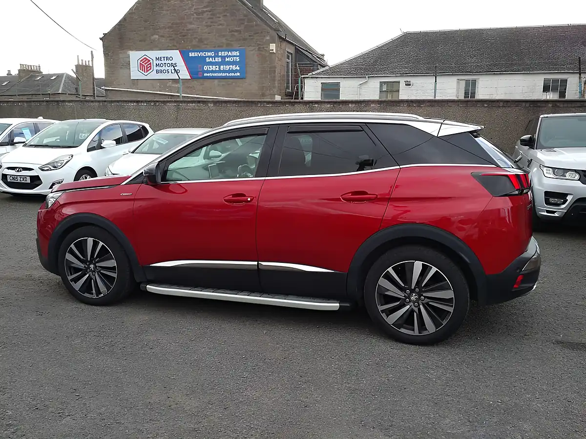 Used 2018 Peugeot 3008 GT Line Premium Red - Interior and Exterior details 4
