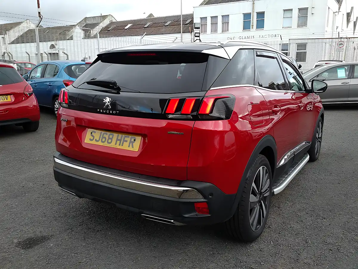 Used 2018 Peugeot 3008 GT Line Premium Red - Interior and Exterior details 8