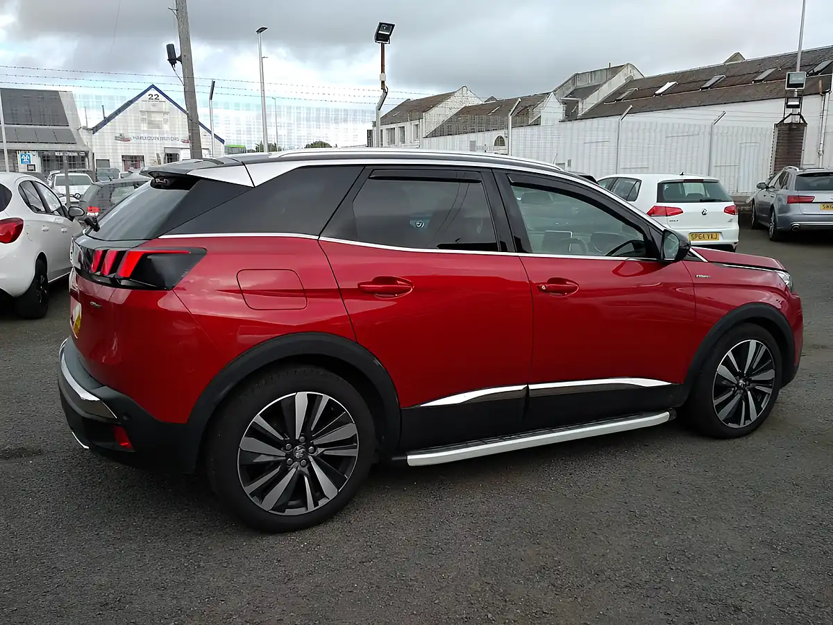 Used 2018 Peugeot 3008 GT Line Premium Red - Interior and Exterior details 9