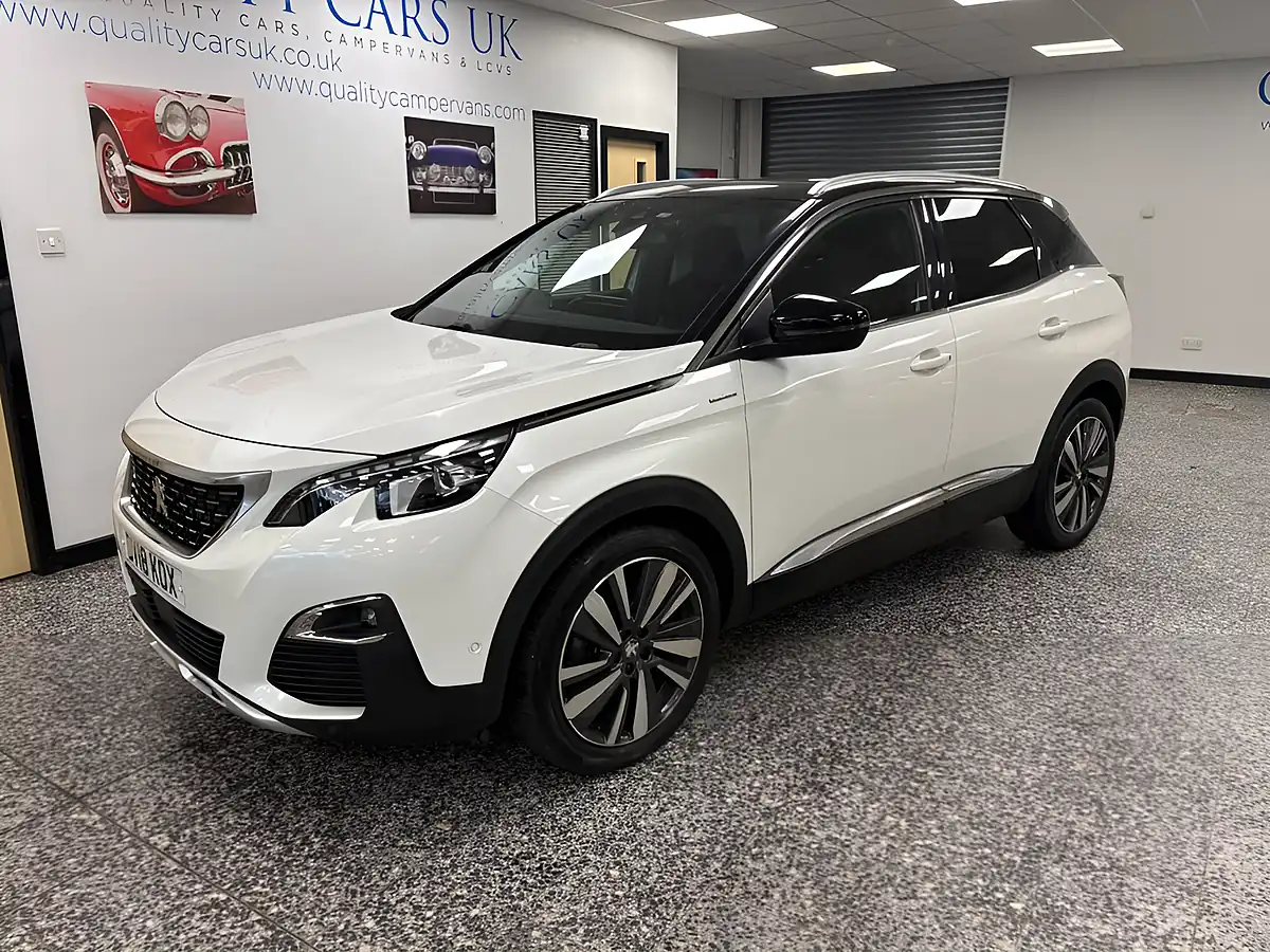 Used 2018 Peugeot 3008 GT Line Premium White - Front View