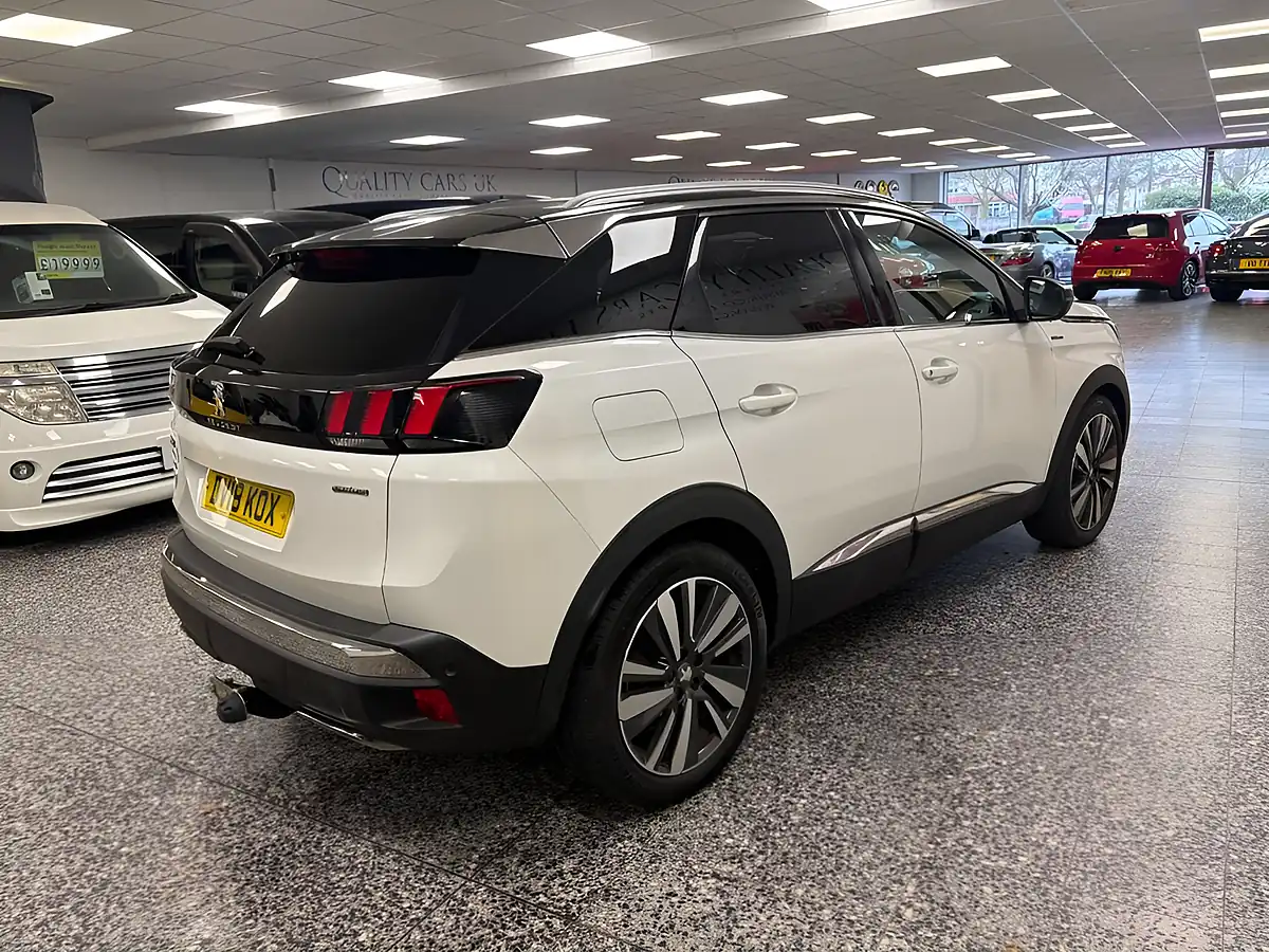 Used 2018 Peugeot 3008 GT Line Premium White - Interior and Exterior details 10