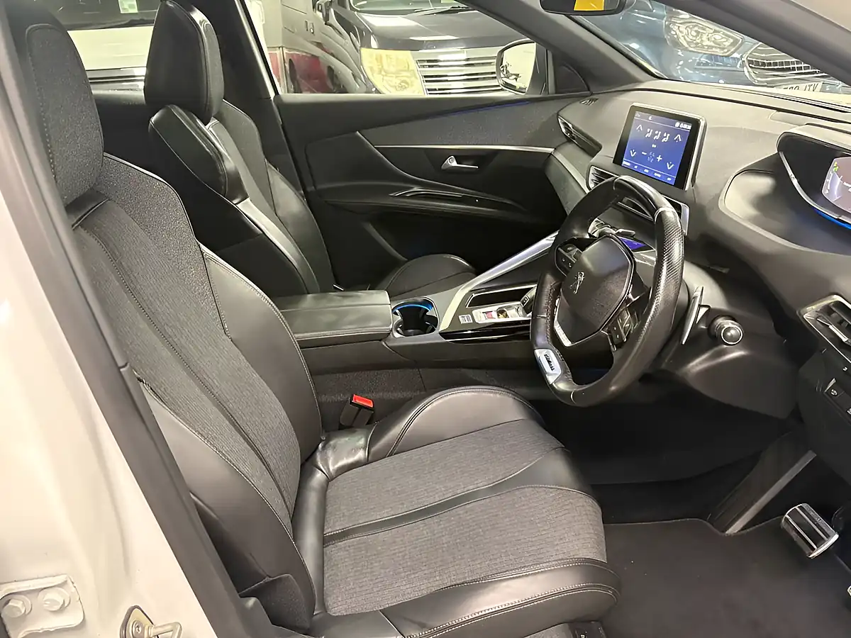Used 2018 Peugeot 3008 GT Line Premium White - Interior and Exterior details 17