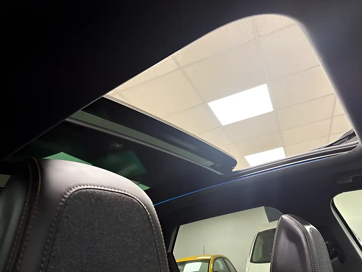 Used 2018 Peugeot 3008 GT Line Premium White - Interior and Exterior details 19