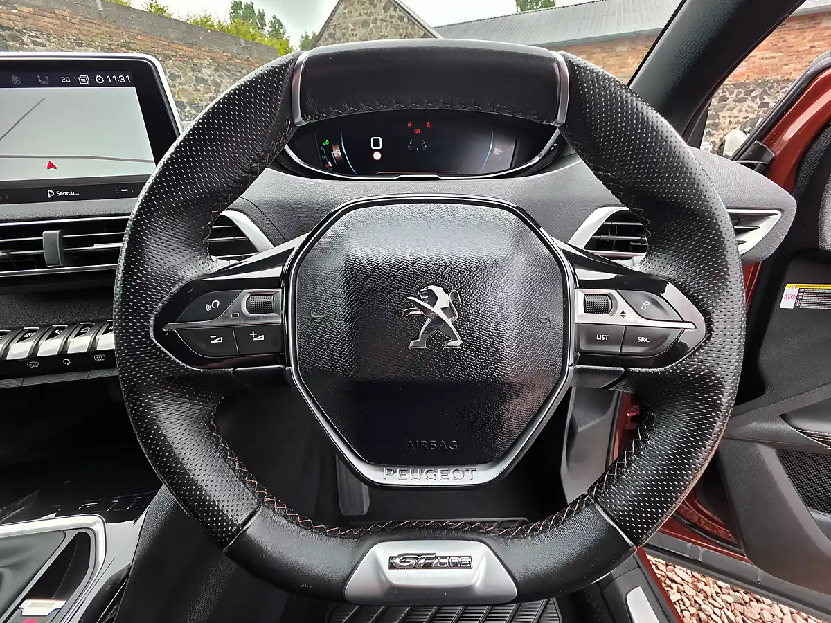 Used 2018 Peugeot 3008 GT Line Sunset Copper Metallic - Interior and Exterior details 9