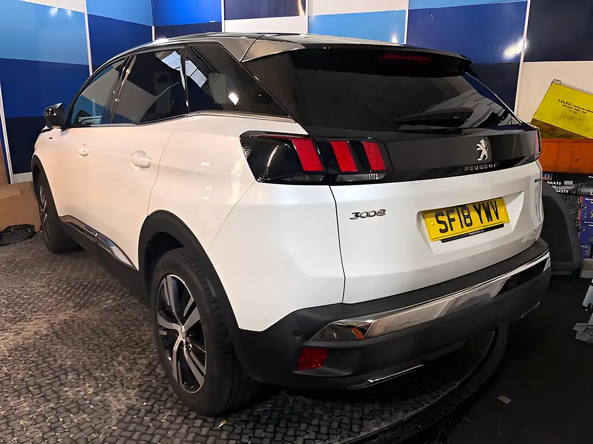 Used 2018 Peugeot 3008 GT Line White - Interior and Exterior details 10