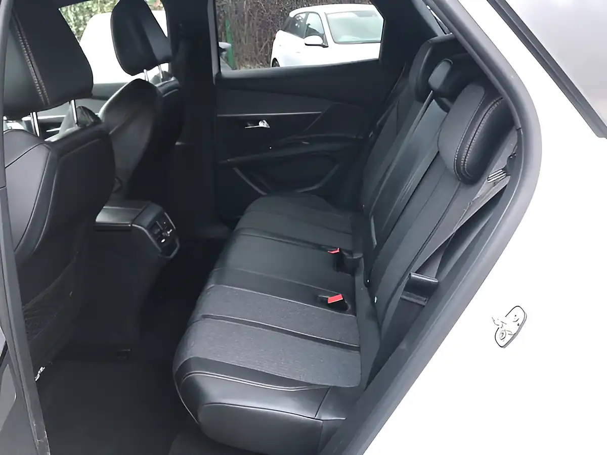 Used 2018 Peugeot 3008 GT Line White - Interior and Exterior details 13