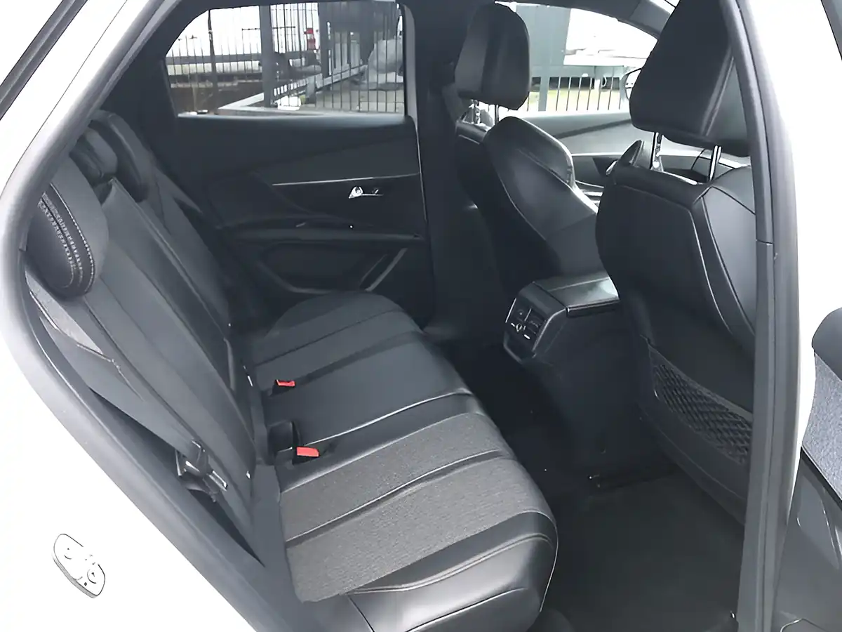Used 2018 Peugeot 3008 GT Line White - Interior and Exterior details 14