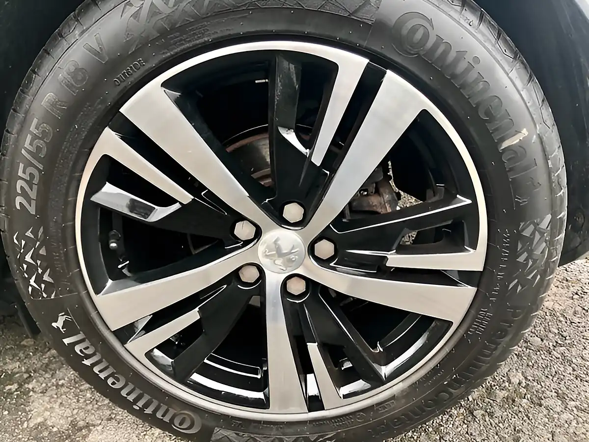 Used 2018 Peugeot 3008 GT Line White - Interior and Exterior details 15
