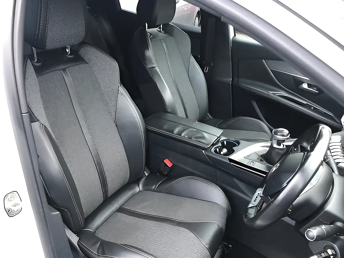 Used 2018 Peugeot 3008 GT Line White - Interior and Exterior details 5