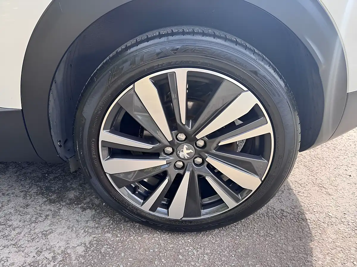 Used 2018 Peugeot 3008 GT Line White - Interior and Exterior details 10