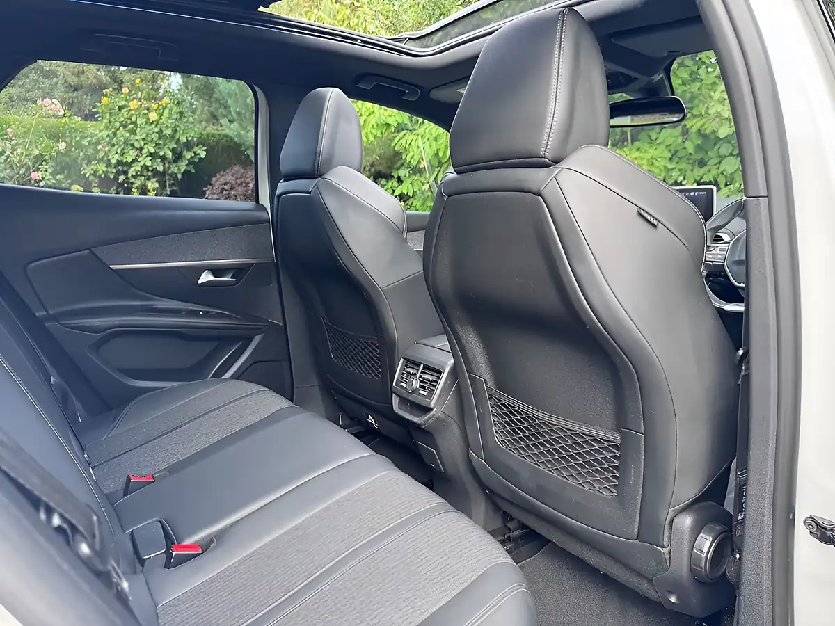 Used 2018 Peugeot 3008 GT Line White - Interior and Exterior details 18