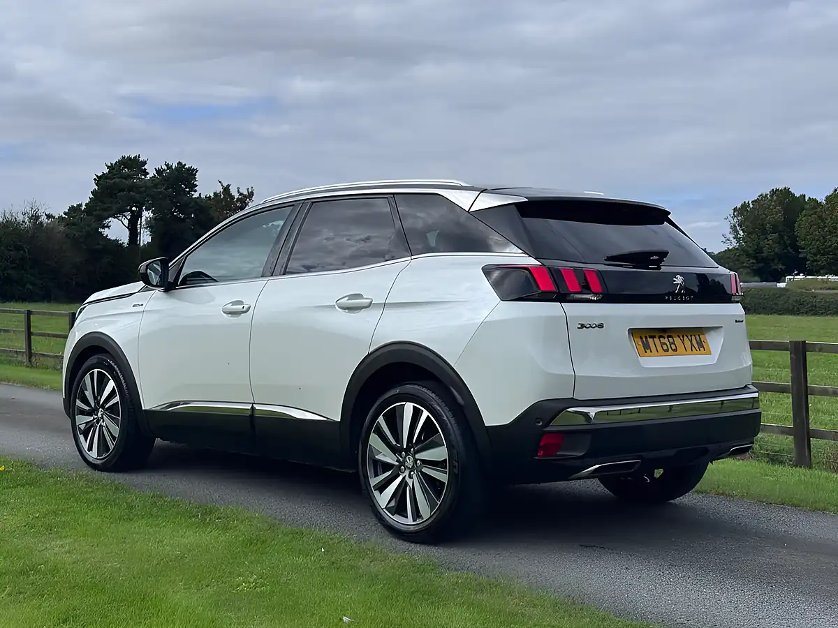 Used 2018 Peugeot 3008 GT Line White - Interior and Exterior details 6